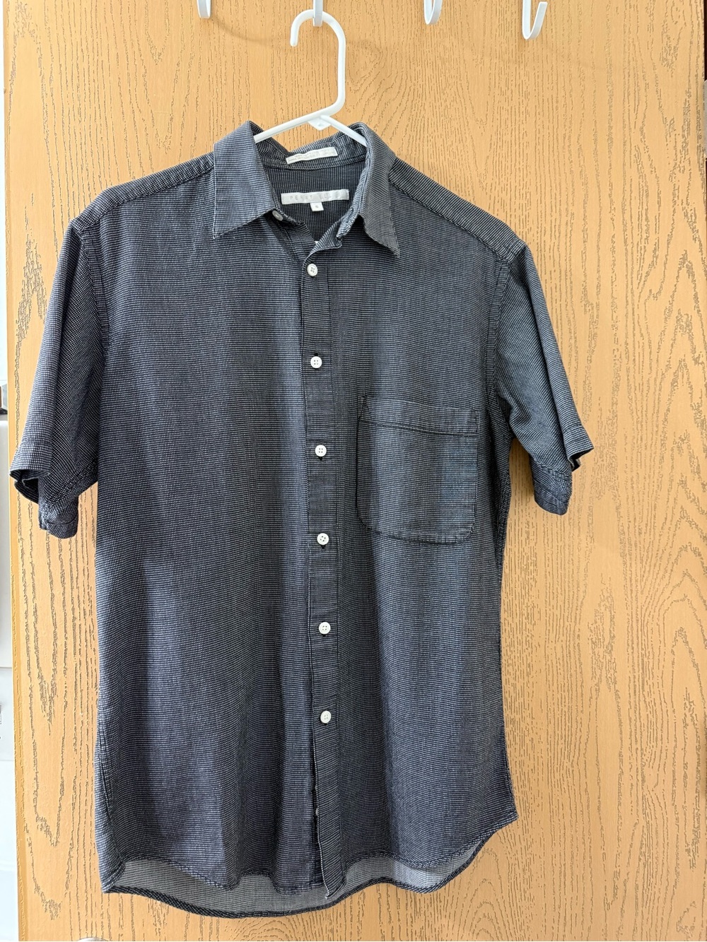 Perry Ellis Short Sleeve Button Down in Charcoal Grey Men’s Small S Lightweight